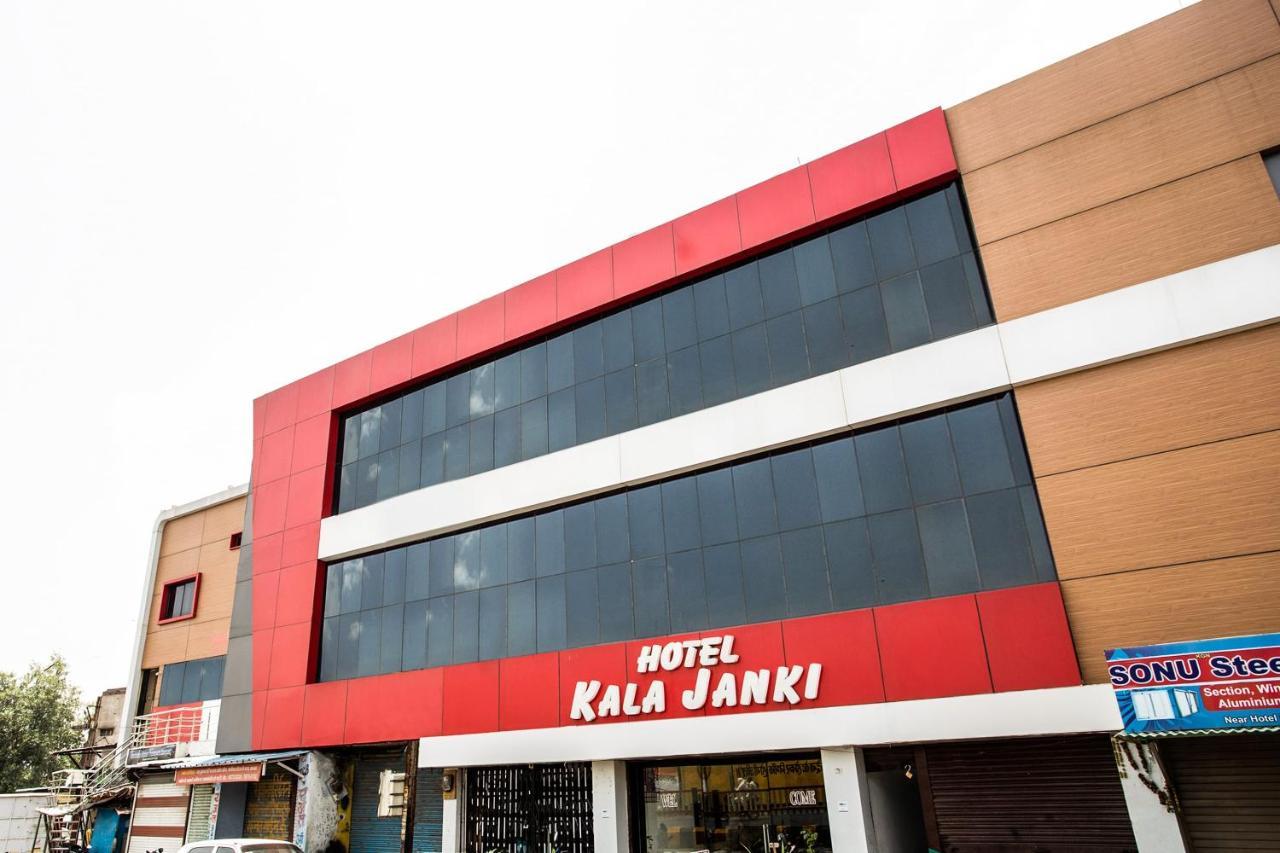 Oyo 39381 Kalajanki Ujjain Exterior photo